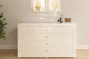 Komoda lustrzana z 4 szufladami Kolekcja Black&White LKB-4 ( białe szkło )